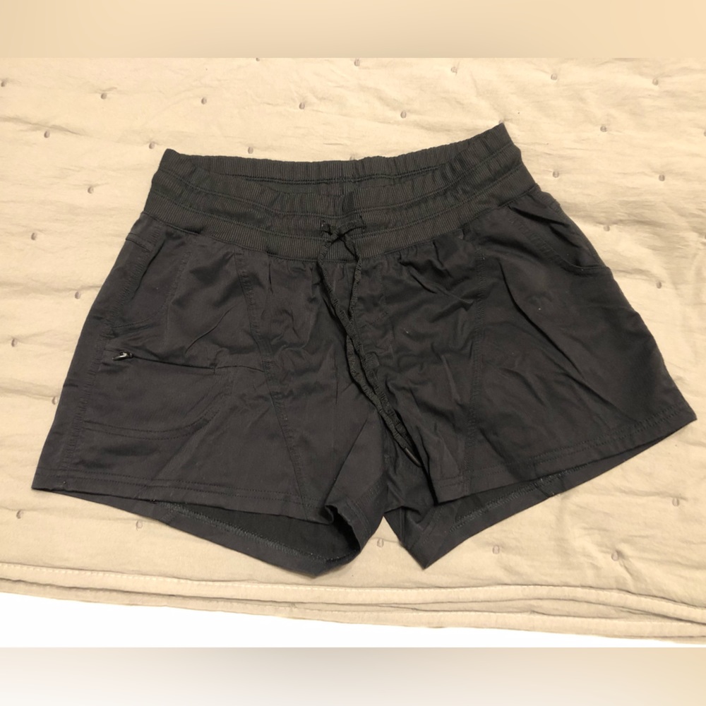 Athletic Works size M black athletic shorts